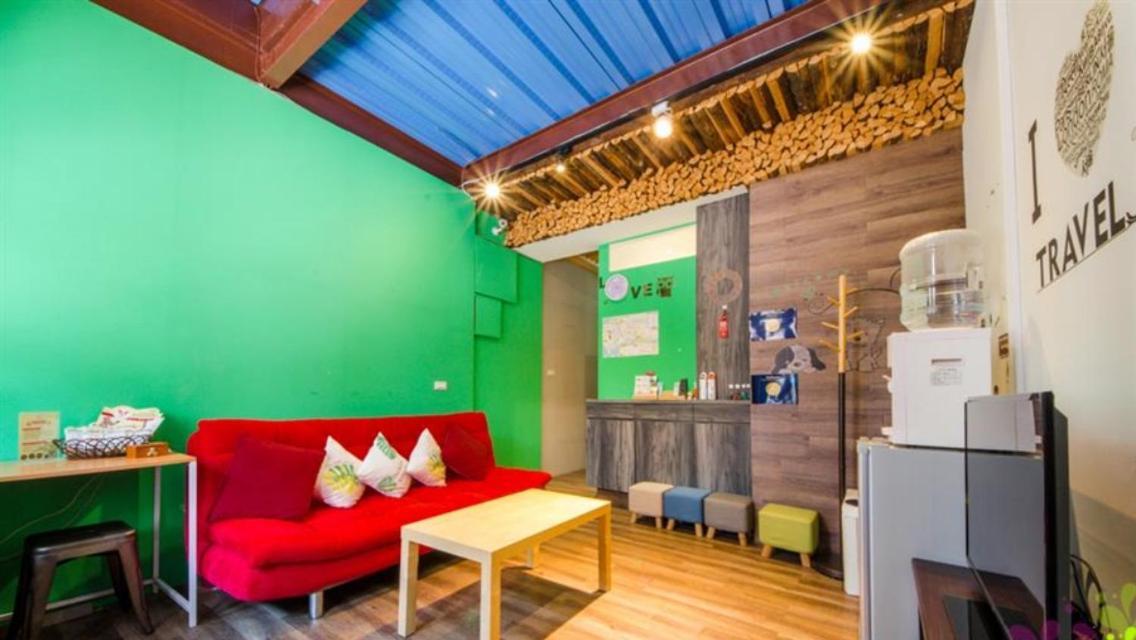 小黑琵416輕旅 Little Happy Hostel Tainan Zewnętrze zdjęcie