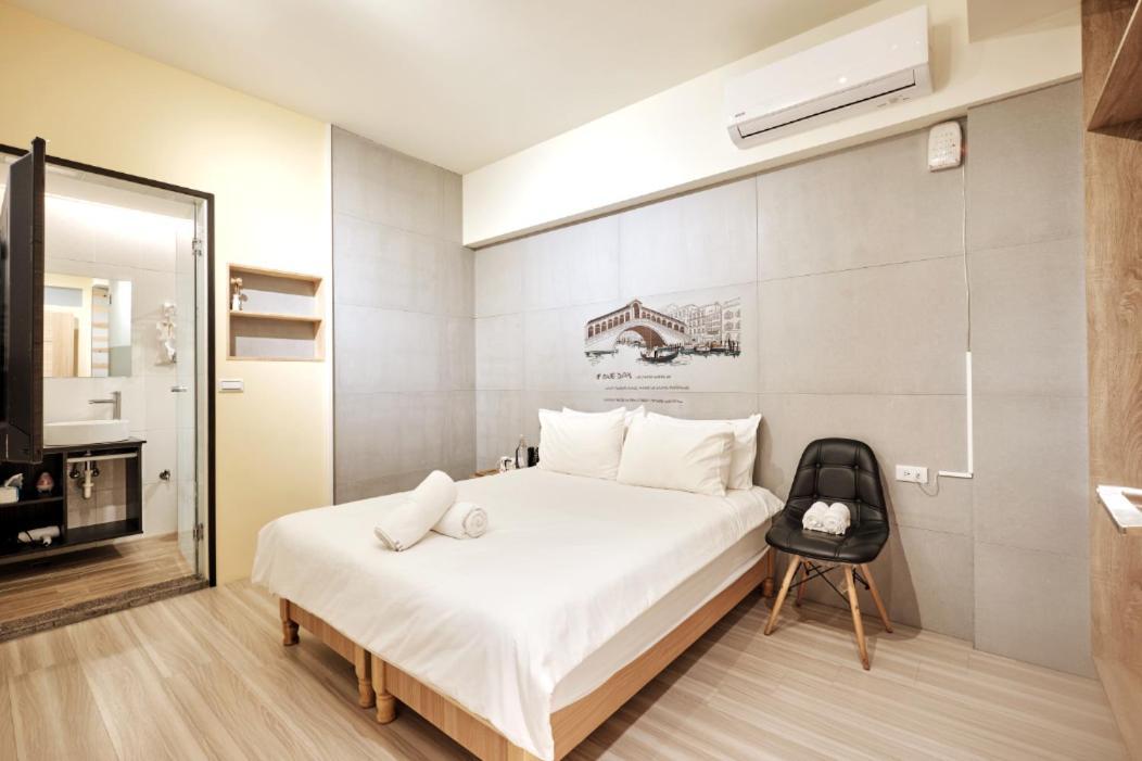 小黑琵416輕旅 Little Happy Hostel Tainan Zewnętrze zdjęcie